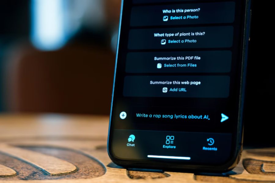 The Evolution of AI Chat From Assistant to Thinking Partner