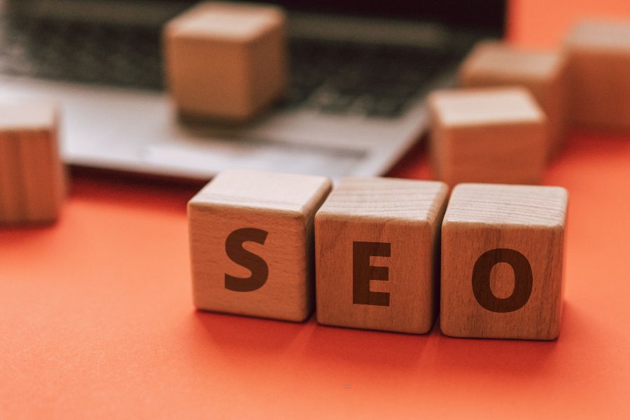 In-House SEO vs. Outsourced Magento SEO Services: Which Fits a Scaling Business?