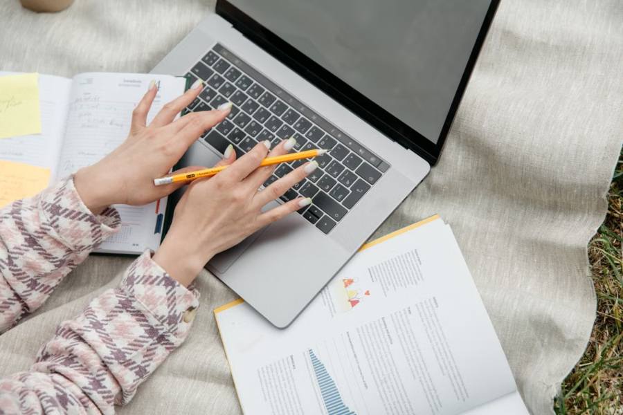 How Technology Is Changing the Way College Students Study
