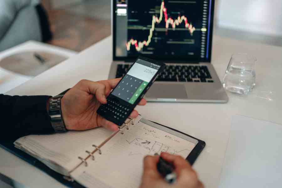 The Investor Deck Image Audit